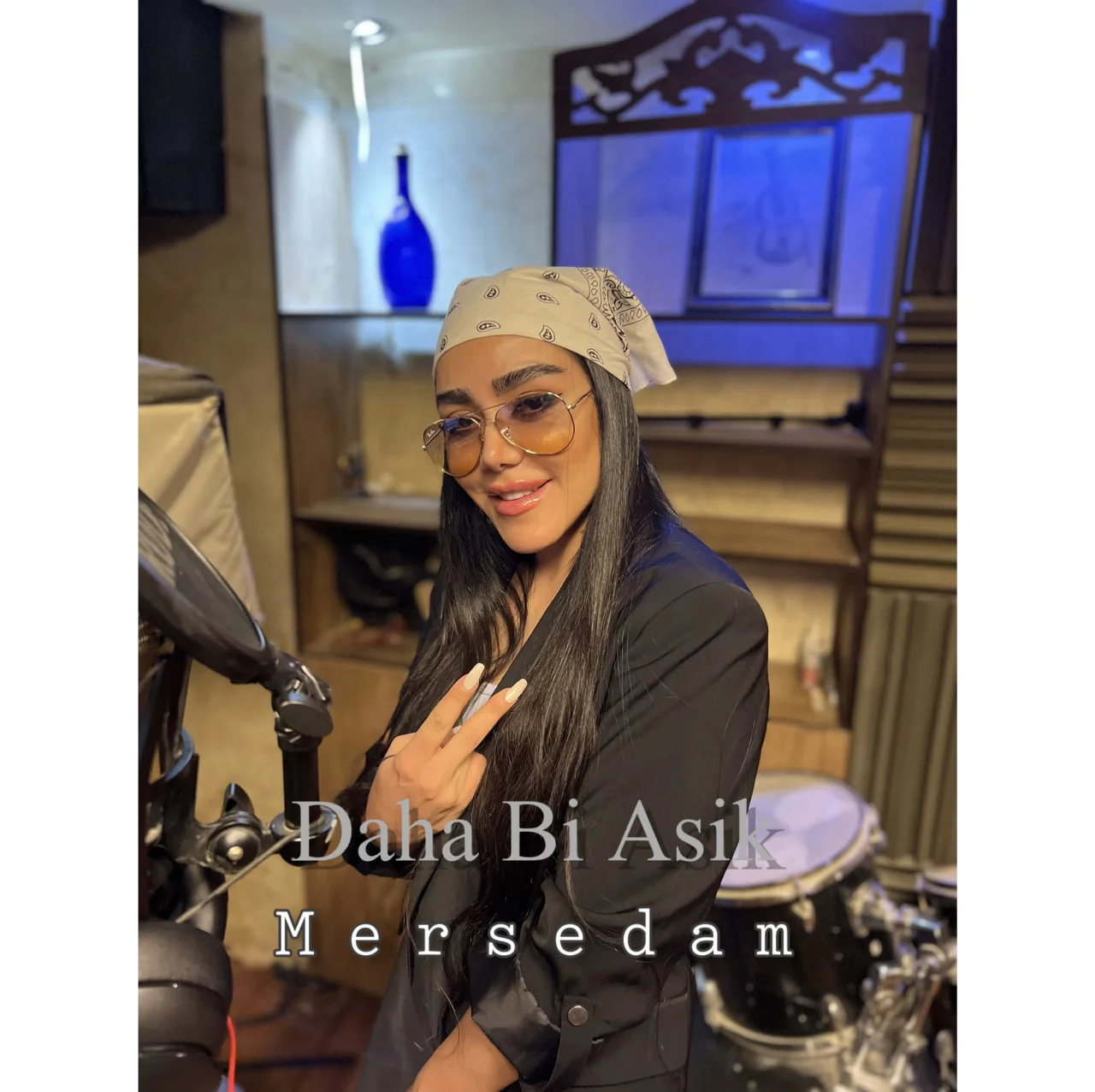 دانلود آهنگ مرسدام Daha Bi Asik | کیفیت اصلی 320