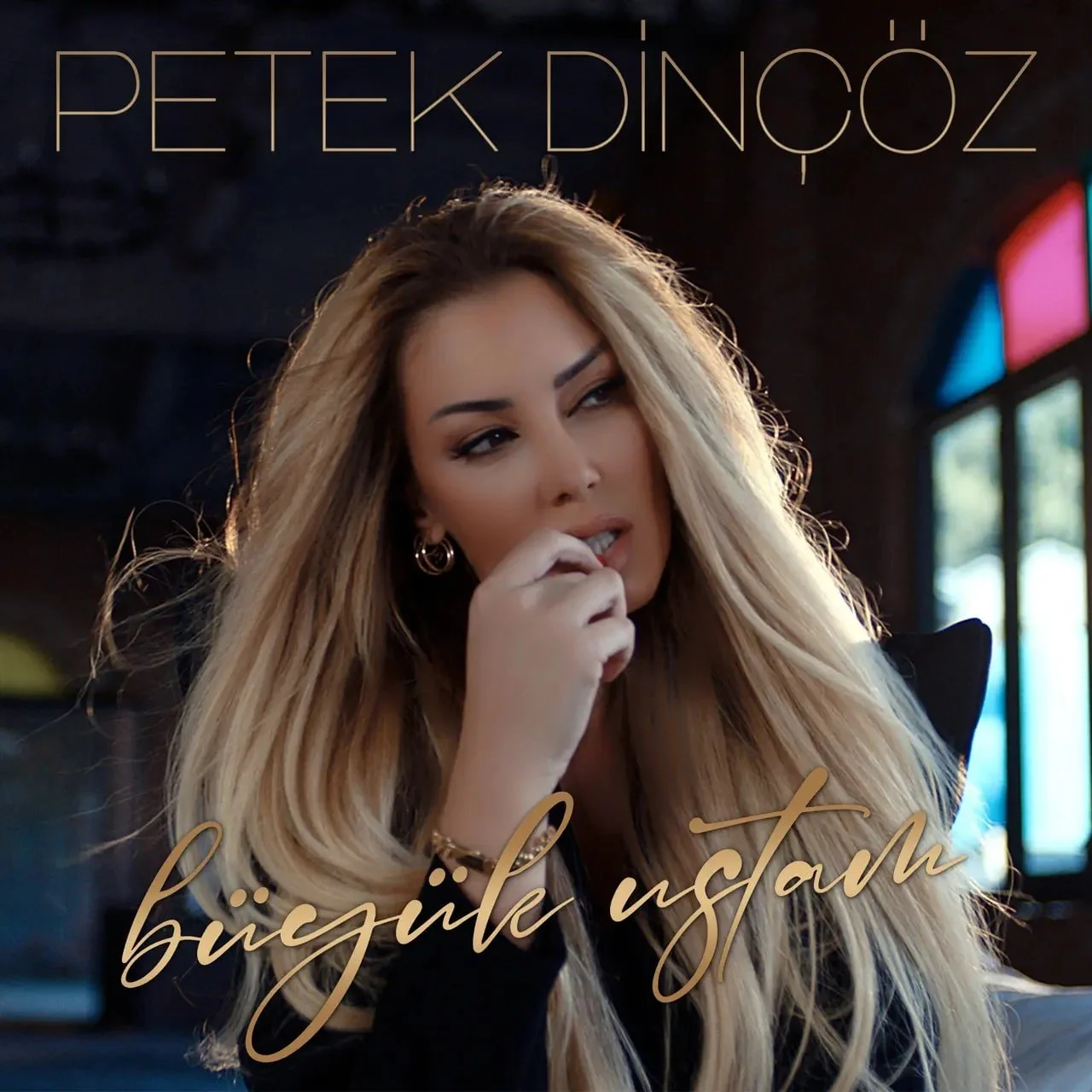 دانلود آهنگ Petek Dinçöz Büyük Ustam | کیفیت اصلی 320