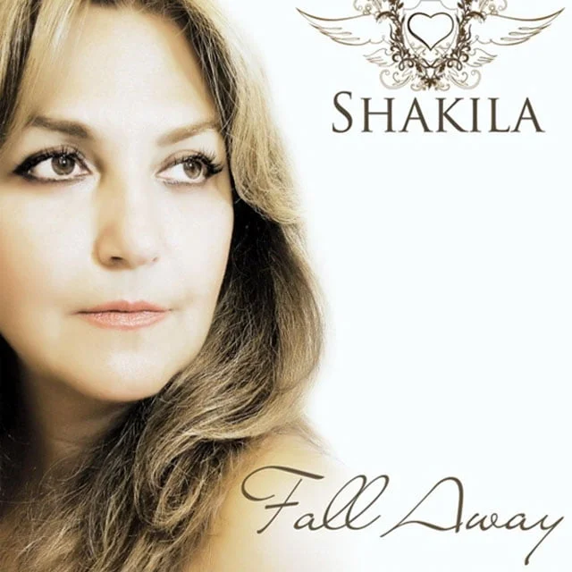 دانلود آهنگ شکیلا Fall Away | کیفیت اصلی 320